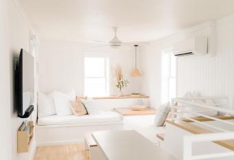 The Sunsetter by Mira-Mar has Balcony rooms