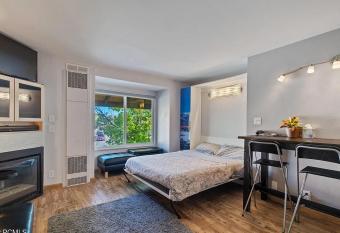 Stylish Park City Studio has rooms with a private hot tub