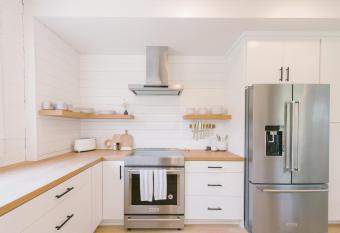 Villa Marguerita by Mira-Mar allows 18 year olds to book a room