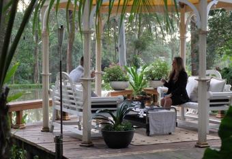 A Tranquil Paradise Awaits! allows 18 year olds to book a room