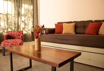 Excelente Depto en Mendoza Capital allows 18 year olds to book a room