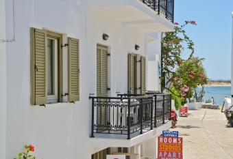 Soula Naxos has Balcony rooms