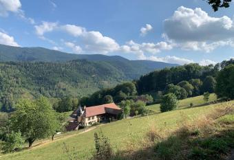 La Fromagerie de La Tourelle allows 18 year olds to book a room