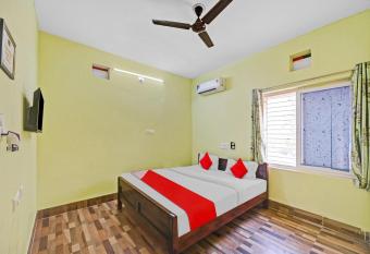 Flagship Hotel Sunlight Premium Guest House allows 18 year olds to book a room