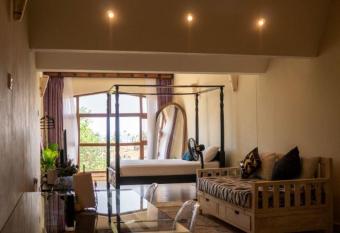 Spectacular beach front studio has Balcony rooms