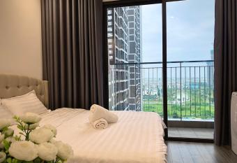 Vi Vu HomeStay Vinhome Ocean Park has Balcony rooms