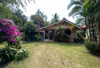 Garden Bungalow Resort has Balcony rooms
