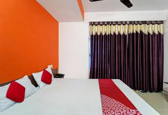 OYO Flagship Hotel Maa Shitla allows 18 year olds to book a room