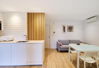 TuApartamento - Clinica Universitaria y Hospitales has Smoking rooms