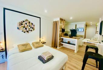 At the Clos des Ar  nes La Halte Tendance allows 18 year olds to book a room