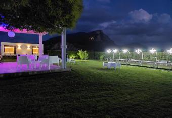 I VINI DEL CAVALIERE allows 18 year olds to book a room