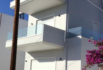 Grand Panoramic Villa II Lagonissi allows 18 year olds to book a room