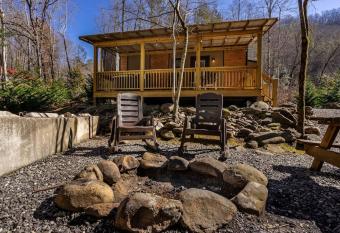 Modern Tiny Home Hot Tub Creek in Bryson City has Balcony rooms