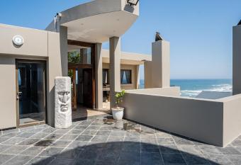 Lucky Property has Balcony rooms