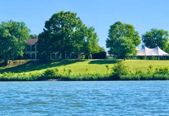 Williams Island Room at Tennessee RiverPlace has Balcony rooms