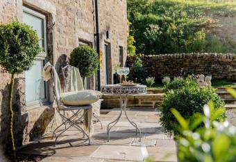 LUXURY HOME 1 Super king - 1 Double - Sleeper Couch Yorkshire Dales has Balcony rooms