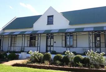 Vredelus Farm Stay has Balcony rooms