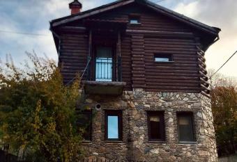 Amadryas Villa has Balcony rooms