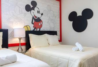 6BD 5BA w Pool & Spa 15 min from Disney has Balcony rooms