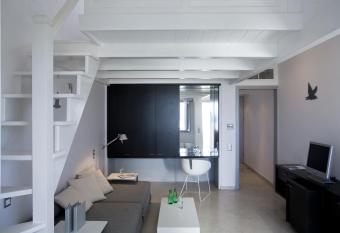 The Majestic Hotel allows 18 year olds to book a room