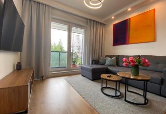 Apartament Dekerta z du  ym tarasem i opcj   gara  u allows 18 year olds to book a room