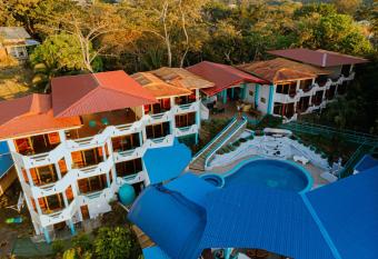 Hotel Planeta Sano allows 18 year olds to book a room