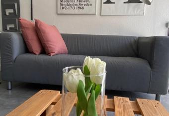 Apartamento 2 balcones allows 18 year olds to book a room