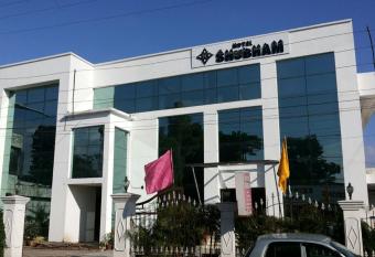 Hotel Shubham Dehradun has Smoking rooms