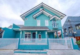 Violita House by FH Stay has Balcony rooms