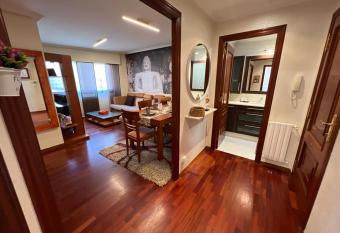 Piso Confort y Detalles Ourense has Balcony rooms