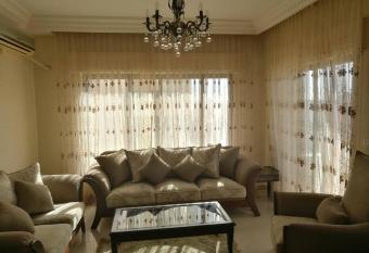 Lovely 3 Bedroom rental unit with free parking allows 18 year olds to book a room