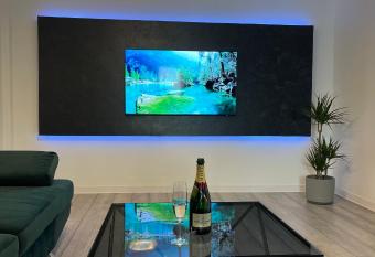 Apartament Petro  ani has Balcony rooms