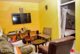Homestay Sundowner has Balcony rooms