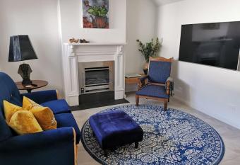 The Shoemaker s Cottage allows 18 year olds to book a room