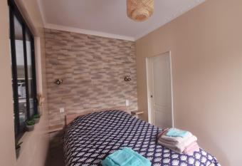 Joli cocon plein Centre ville et sa place de parking gratuite, s  curis  e allows 18 year olds to book a room