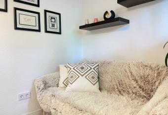 Gem  tliches Zimmer in ruhiger Wohngegend has Balcony rooms