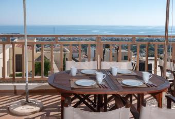 Kalimera Village allows 18 year olds to book a room