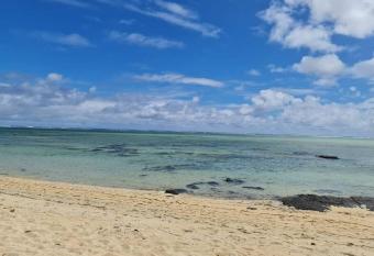 Vacation Beach House South of Mauritius - Riambel has Balcony rooms