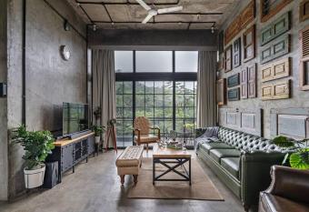 Leisurely B  ton Brut 5BHK Karjat has Balcony rooms