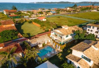 Pousada Mar   has rooms with a private hot tub