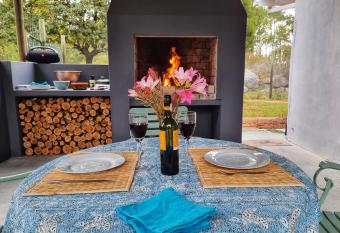 Hope Cottage has Balcony rooms