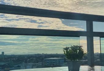 Azure Urban Residences - 12th Floor Positano Tower has rooms with a private hot tub