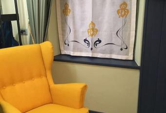 KOCIA, rifugio di pace in centro allows 18 year olds to book a room