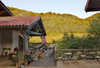 Le g  te des Allymes has Balcony rooms