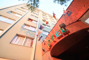 Hotel Ludmila has rooms with a private hot tub