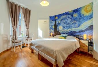 L ISLE D OR - LA NUIT ETOILEE - 3   toiles - 2  me   tage allows 18 year olds to book a room