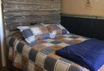 Rustic Frontier Suite w/WIFI Close to Trade Days allows 18 year olds to book a room