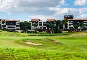 Lujoso apartamento, Los Altos de Casa de Campo has rooms with a private hot tub