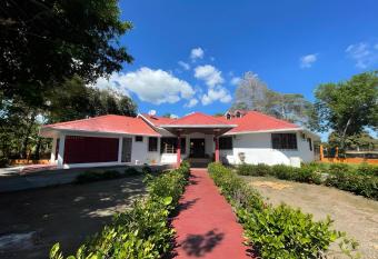 Puerto Inn has Balcony rooms