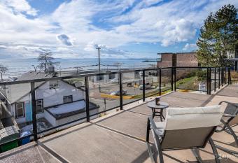 Heavens Gateway has Balcony rooms